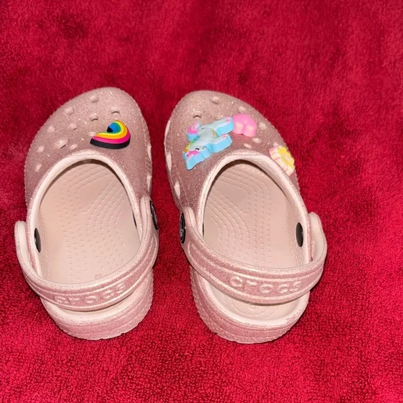 CROCS Kids Sparkly Pink Clogs with Fun Charms - Picture 6 of 9